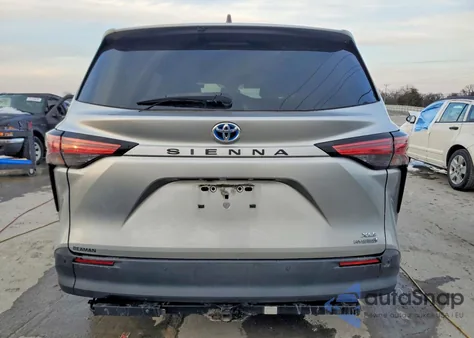 2021 Toyota Sienna Xle z USA, uszkodzony, nr VIN 5TDYRKEC1MS057608